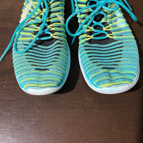 Nike Flyknit Teal Neon Yellow Lightweight Running Shoes Size 6.5 - Picture 3 of 9